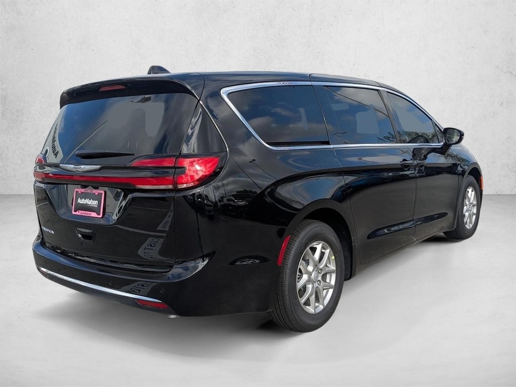 New 2026 Chrysler Pacifica Select Van Passenger Van