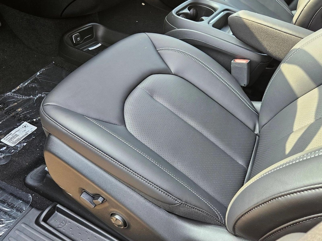 New 2027 Chrysler Pacifica Select Van Passenger Van