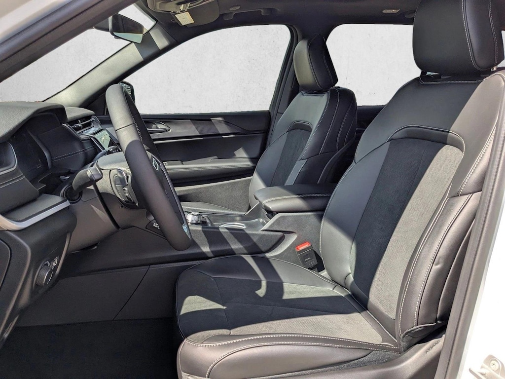 New 2025 Jeep Grand Cherokee Altitude X SUV