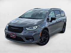 2025 Chrysler Pacifica Limited Van Passenger Van