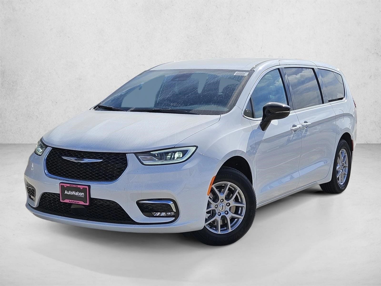 2025 Chrysler Pacifica Select's photo