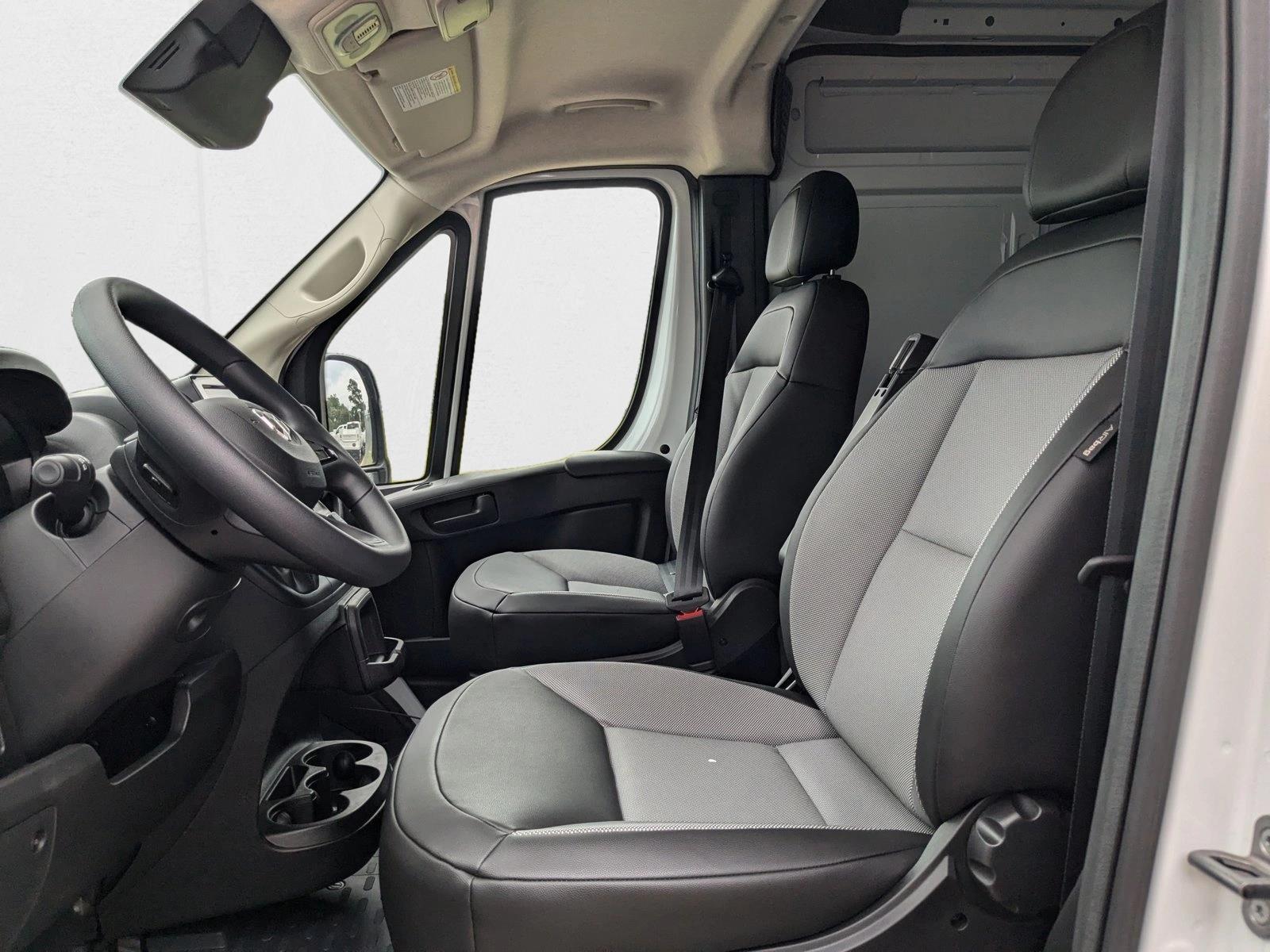 2024 Ram ProMaster 2500 photo 2