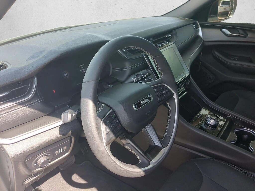 New 2026 Jeep Grand Cherokee Laredo X SUV