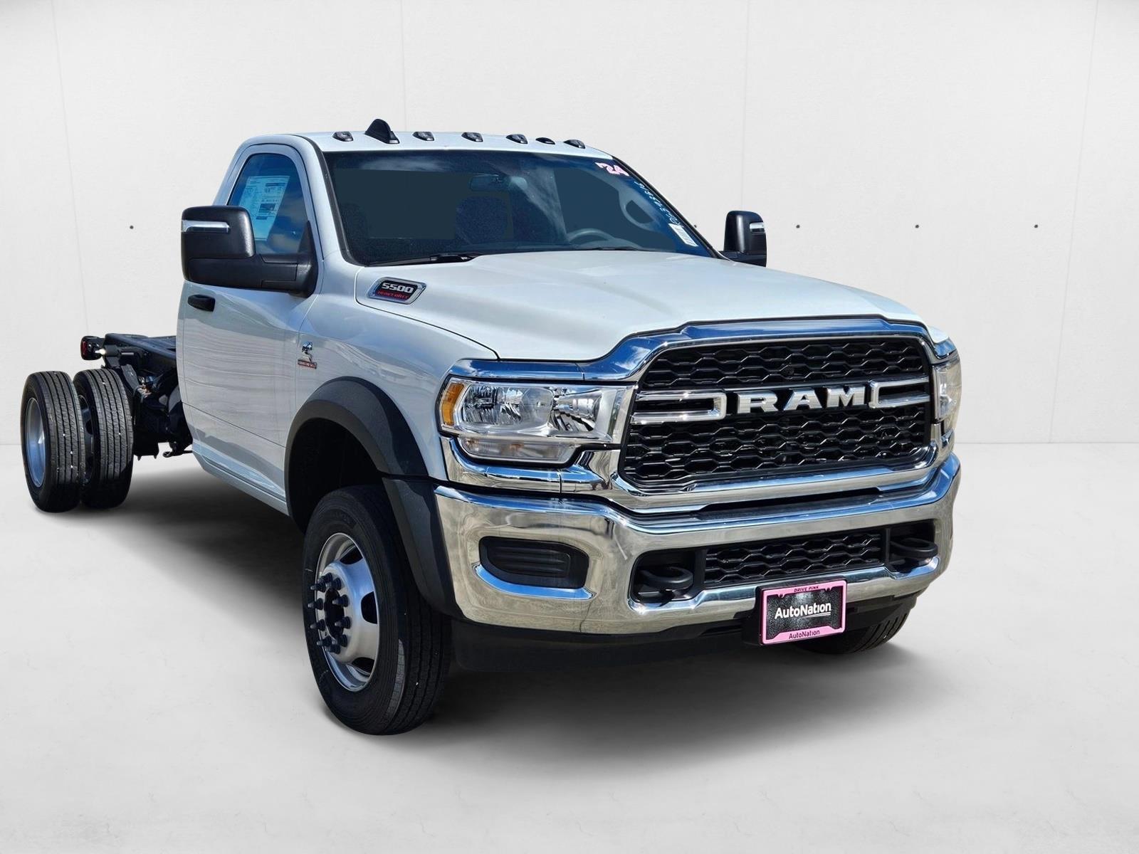 2024 Ram 5500 Tradesman photo 3