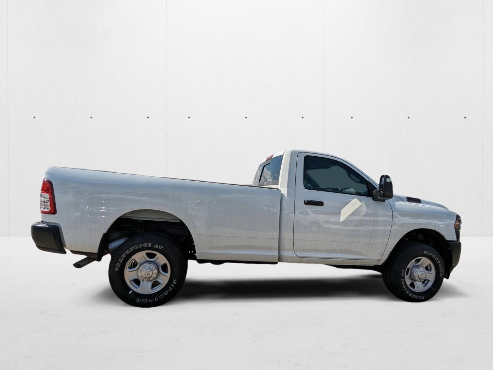 2024 Ram 2500 Tradesman photo 4