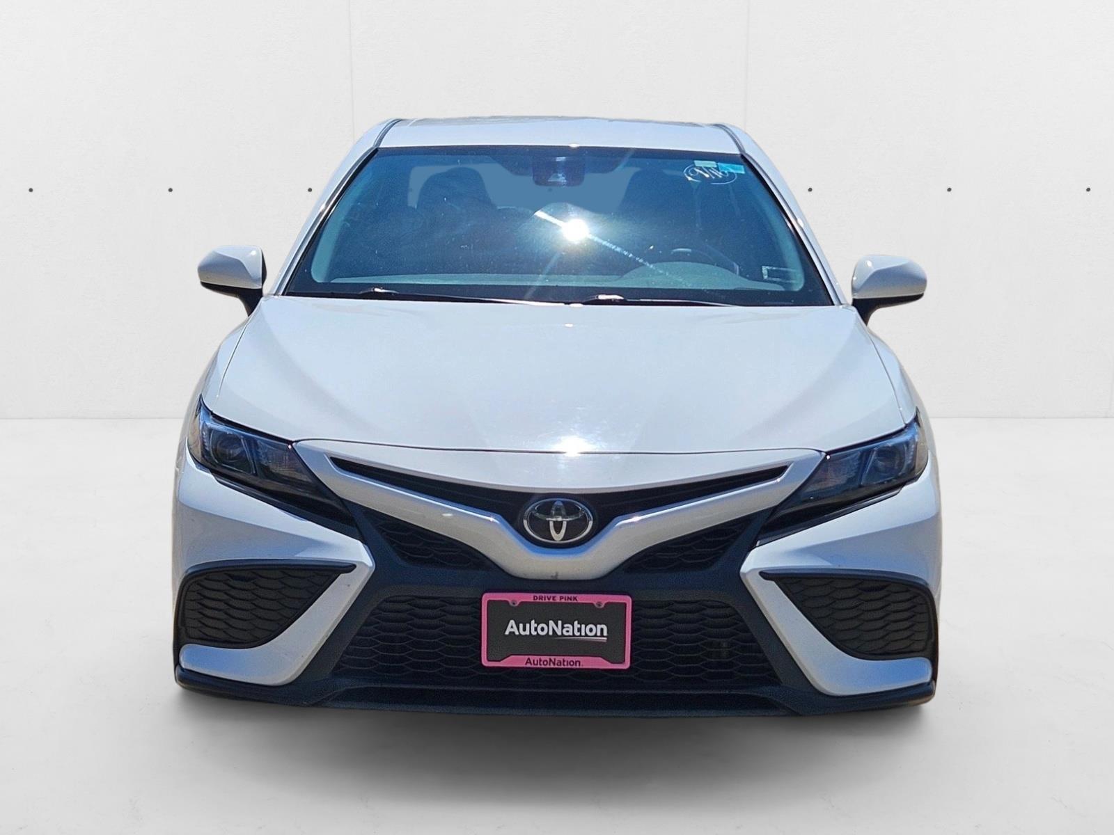 2021 Toyota Camry SE photo 2