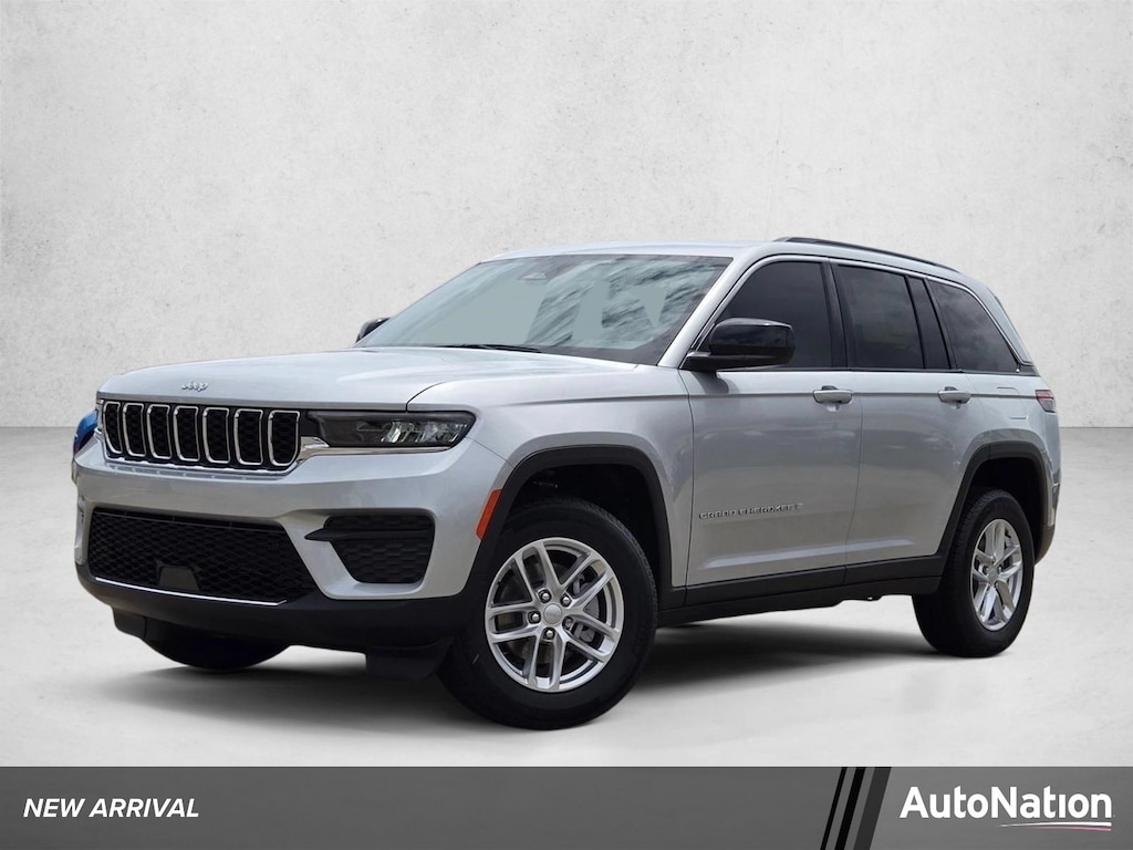 New 2026 Jeep Grand Cherokee Laredo SUV