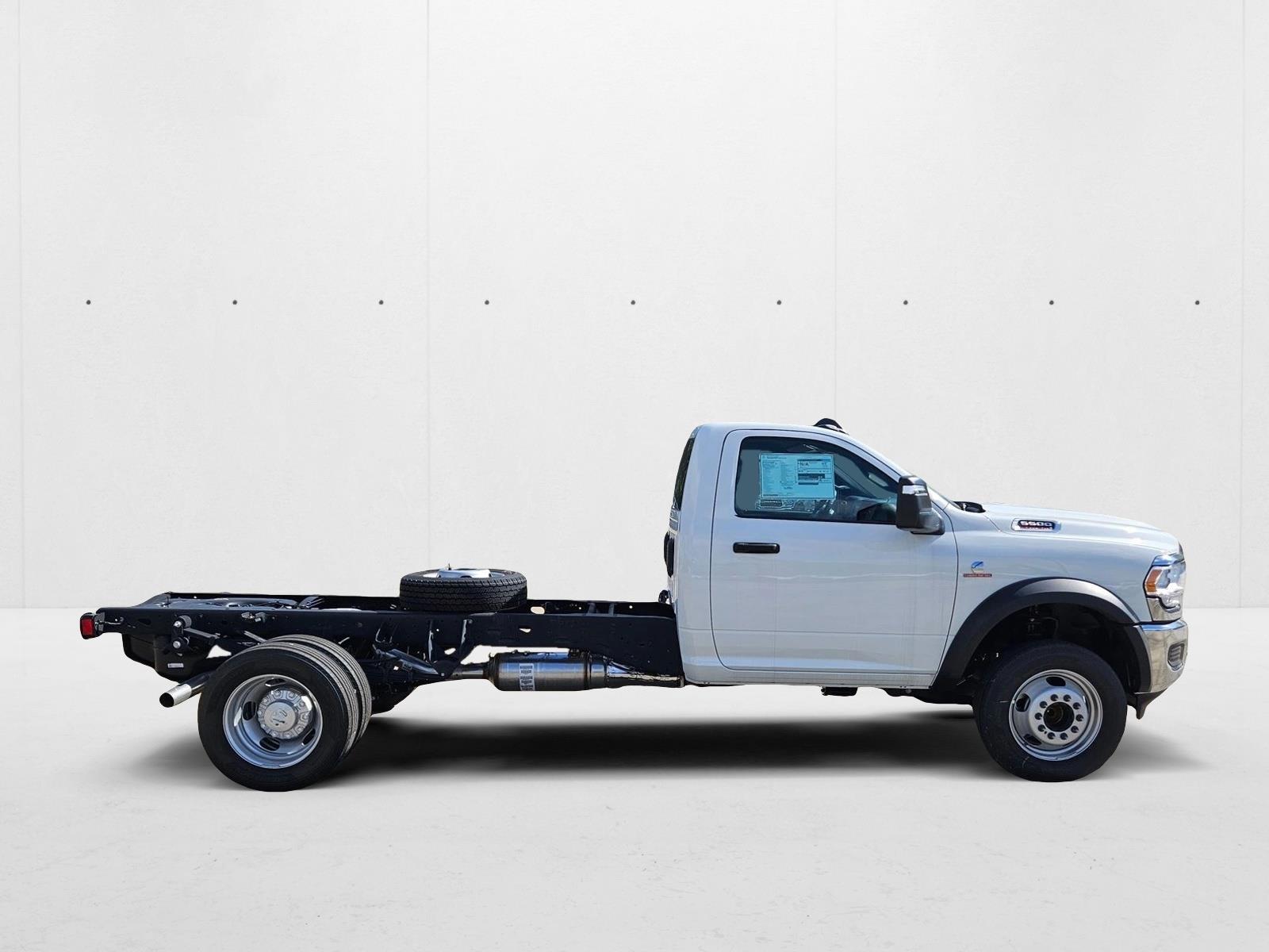 2024 Ram 5500 Tradesman photo 4