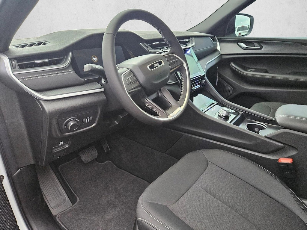 New 2026 Jeep Grand Cherokee L Laredo SUV