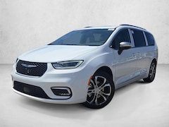 2026 Chrysler Pacifica Pinnacle Van Passenger Van