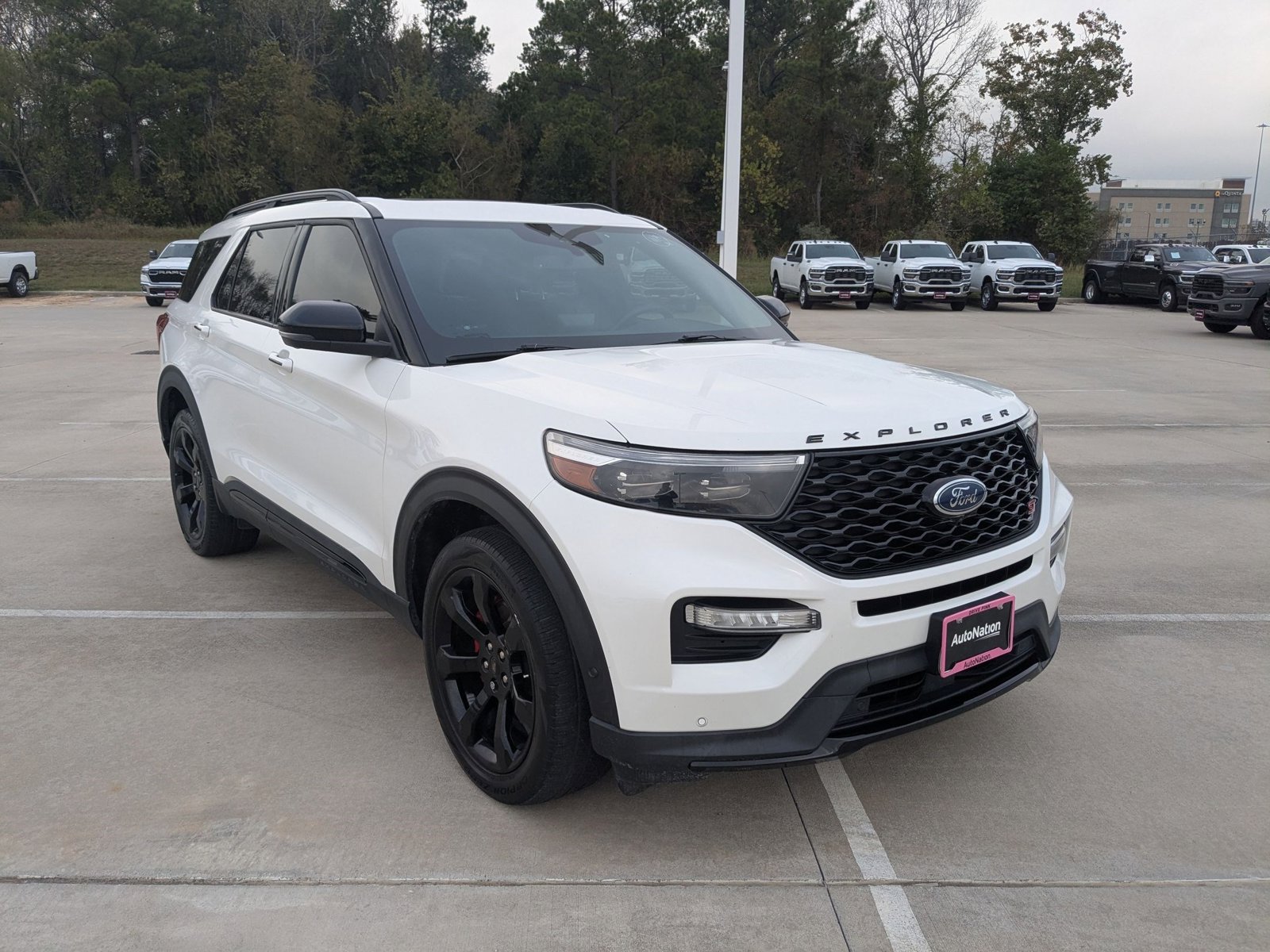 2022 Ford Explorer ST photo 3