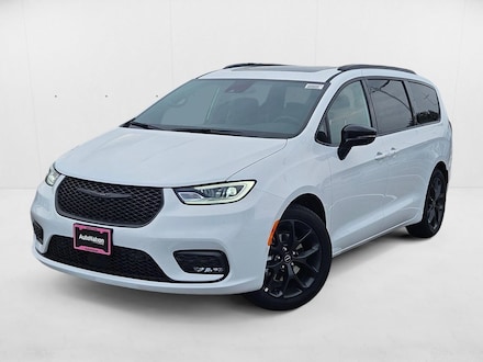 2025 Chrysler Pacifica Limited Van Passenger Van