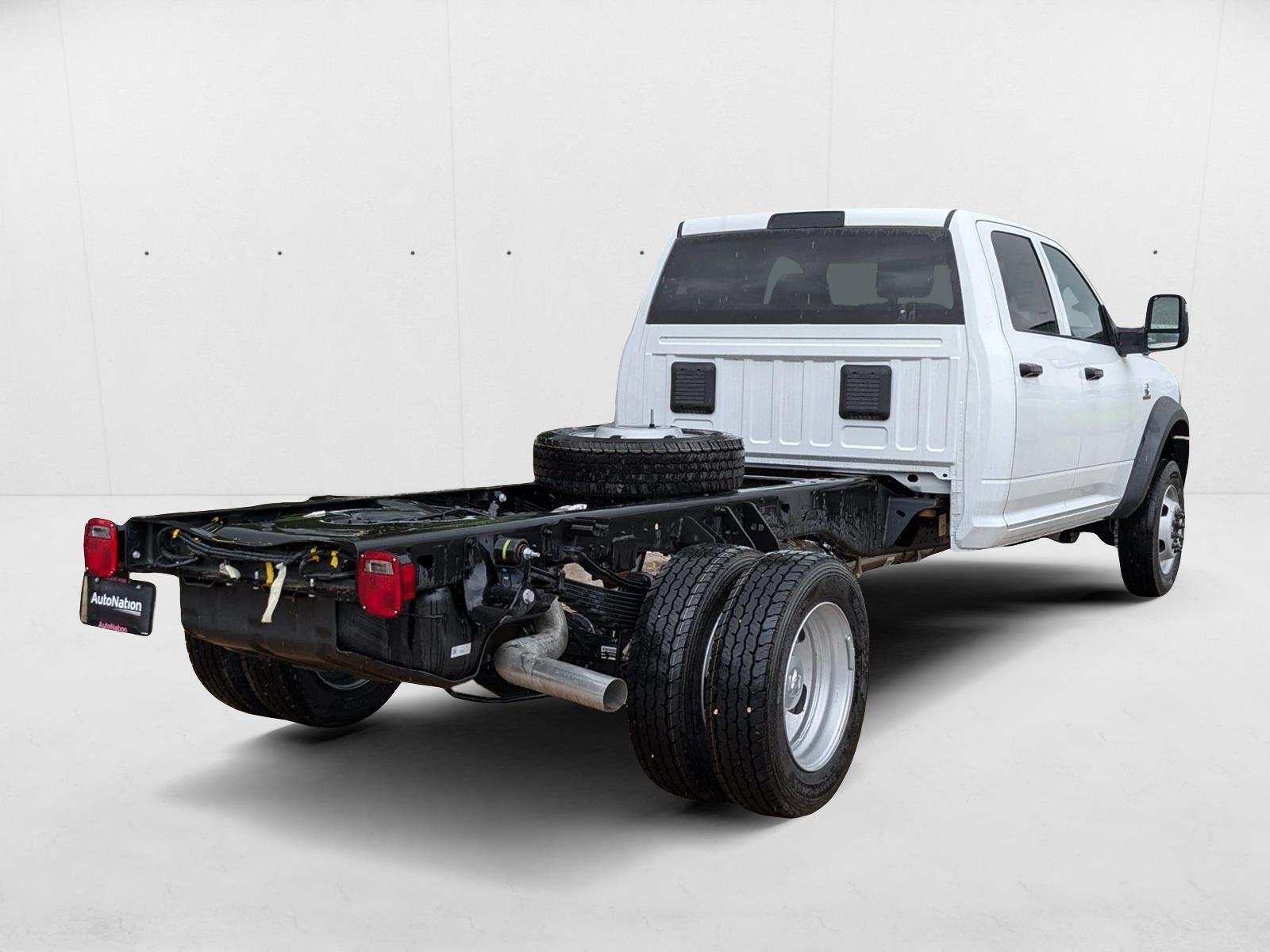 2024 Ram 5500 Tradesman photo 2