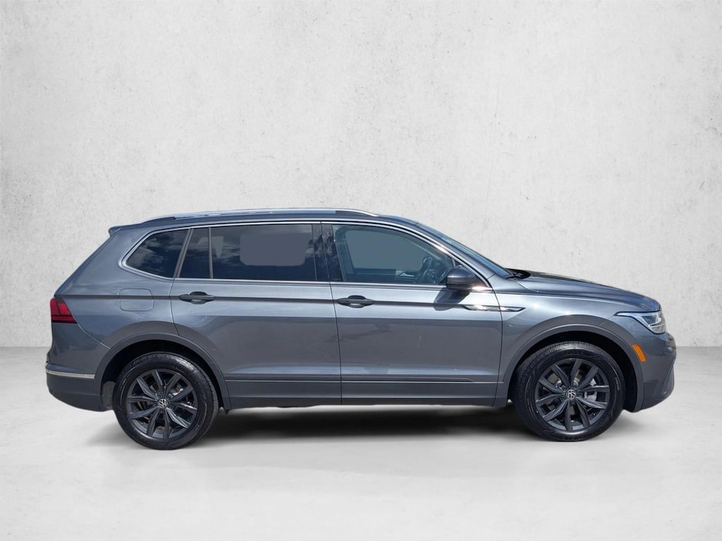 Used 2024 Volkswagen Tiguan SE Sport Utility