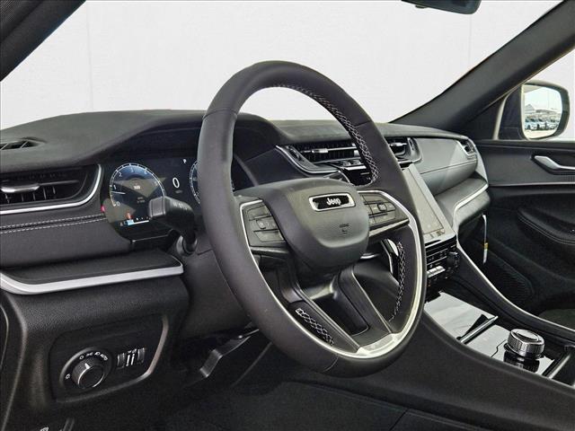 2025 Jeep Grand Cherokee Altitude X photo 3