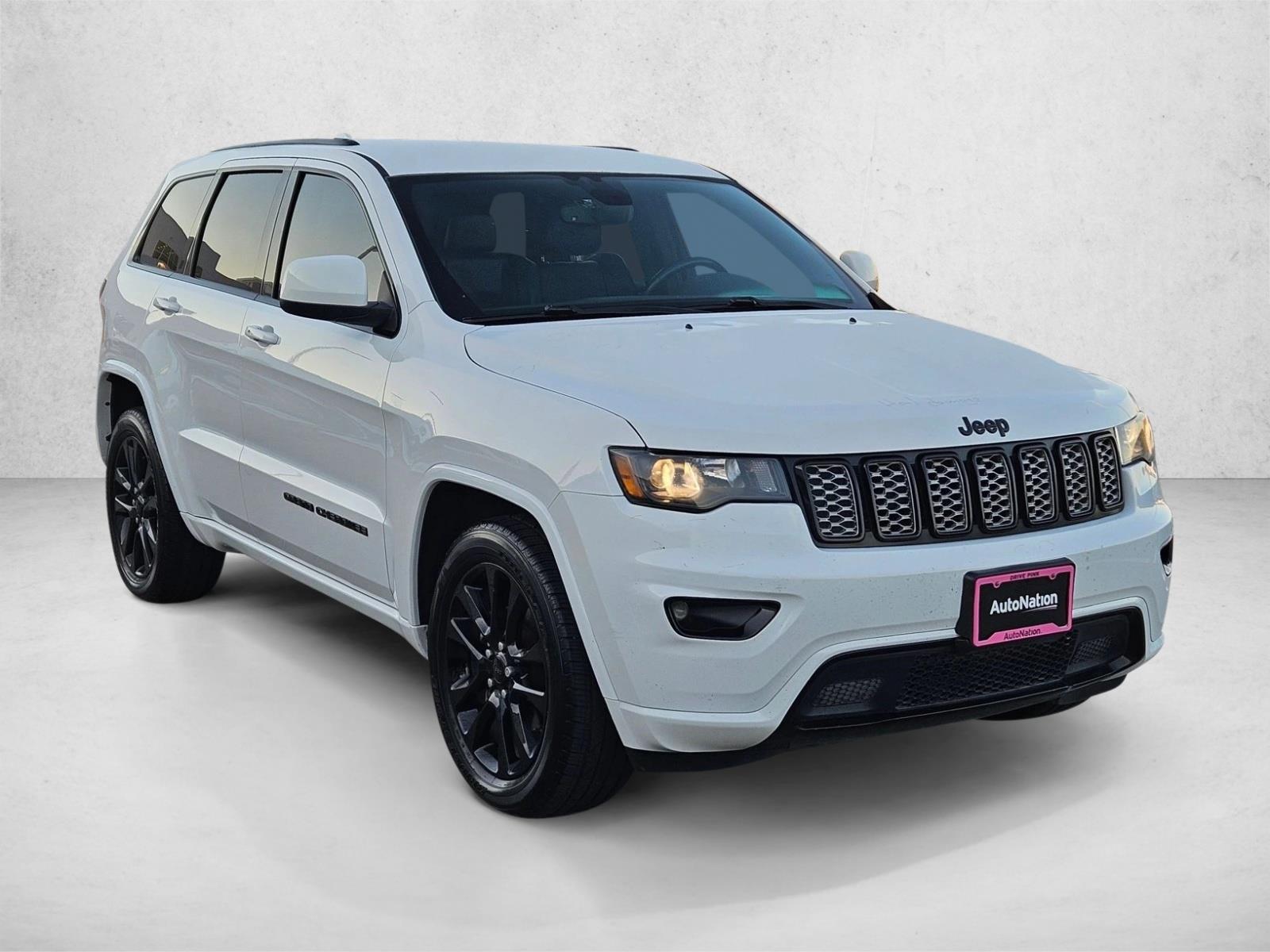 2018 Jeep Grand Cherokee Altitude Sport photo 2