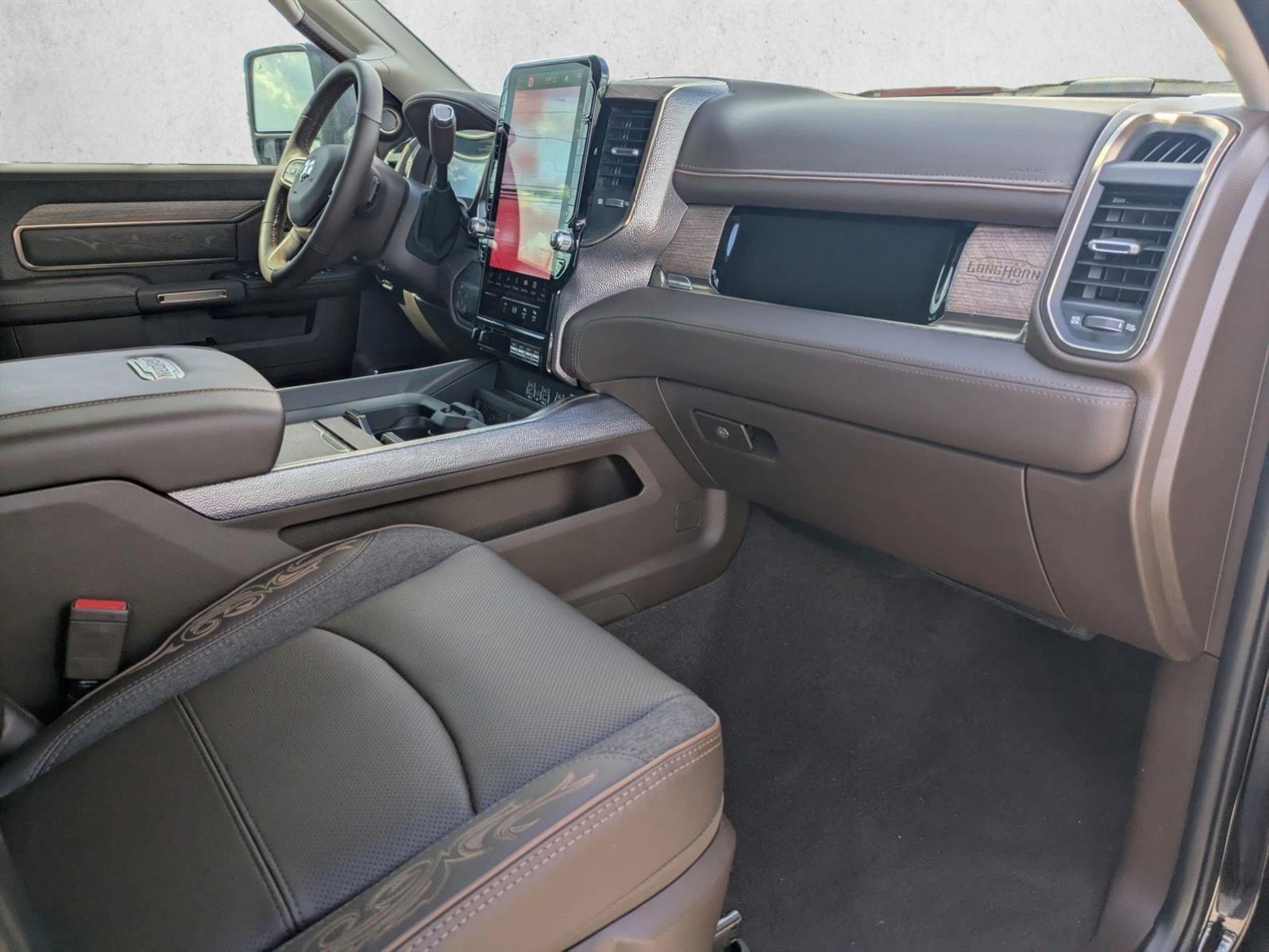 2026 RAM 2500 Limited - Photo 17