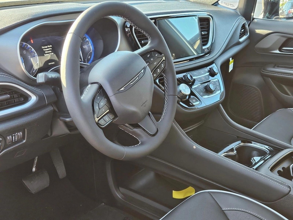 New 2027 Chrysler Pacifica Limited Van Passenger Van