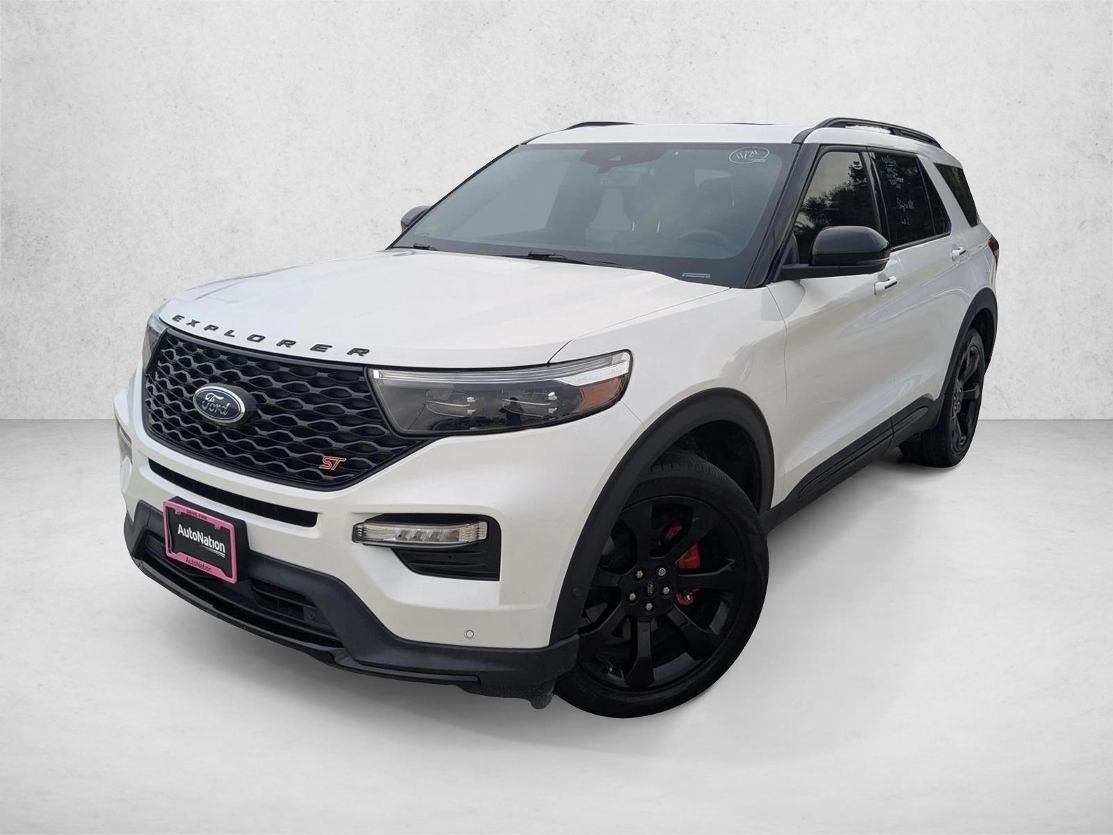 2022 Ford Explorer ST's photo