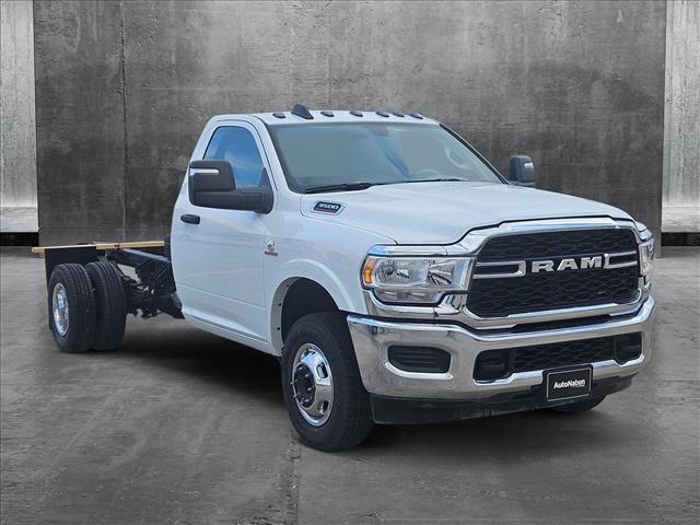 2024 Ram 3500 Tradesman photo 3