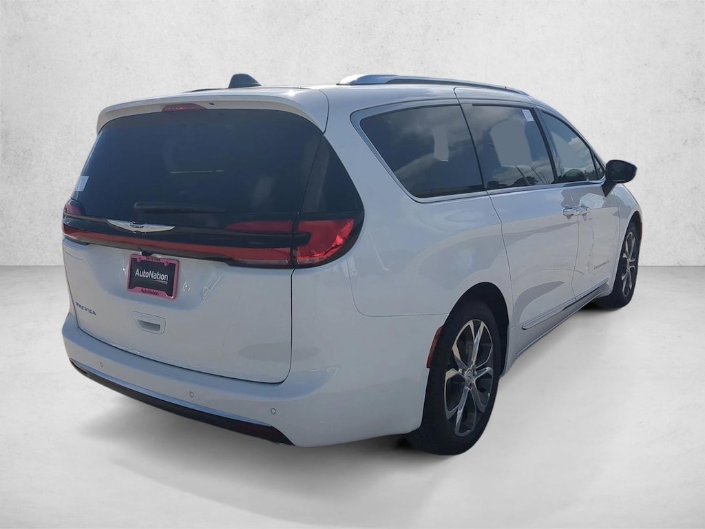 New 2026 Chrysler Pacifica Pinnacle Van Passenger Van