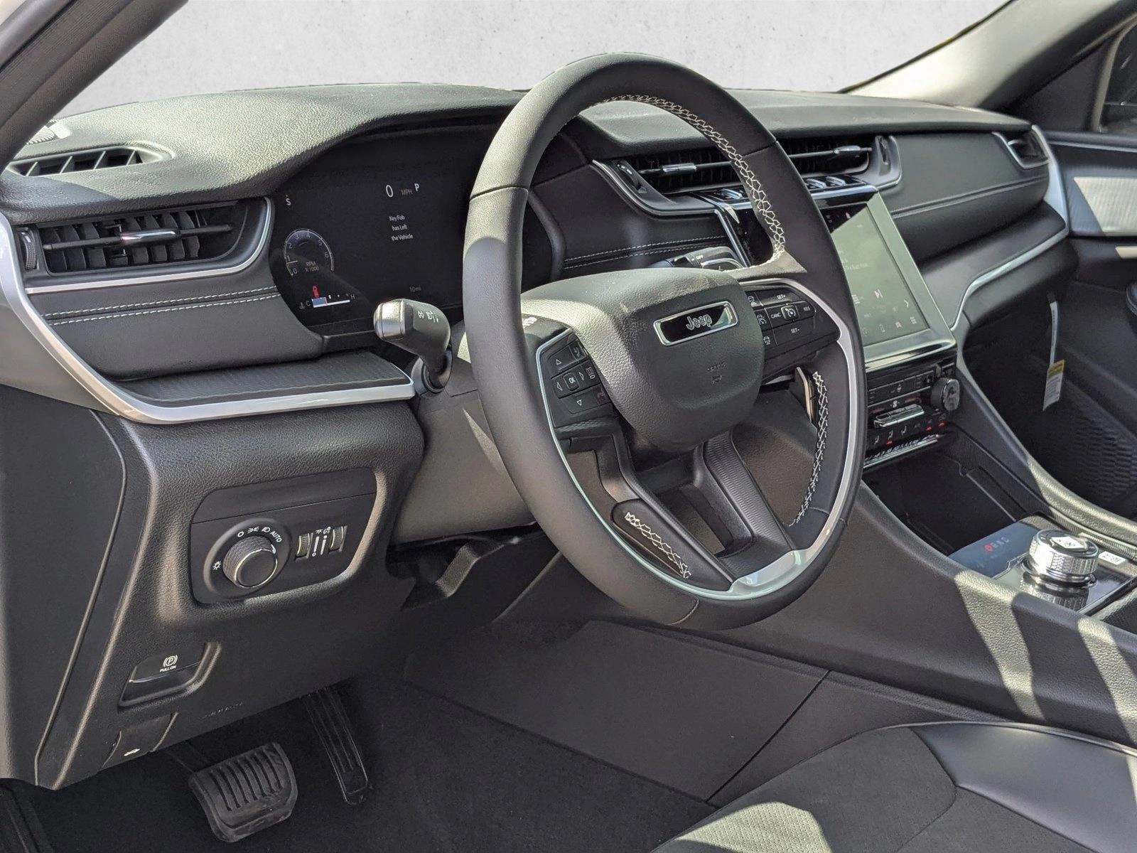 2025 Jeep Grand Cherokee Altitude X photo 4