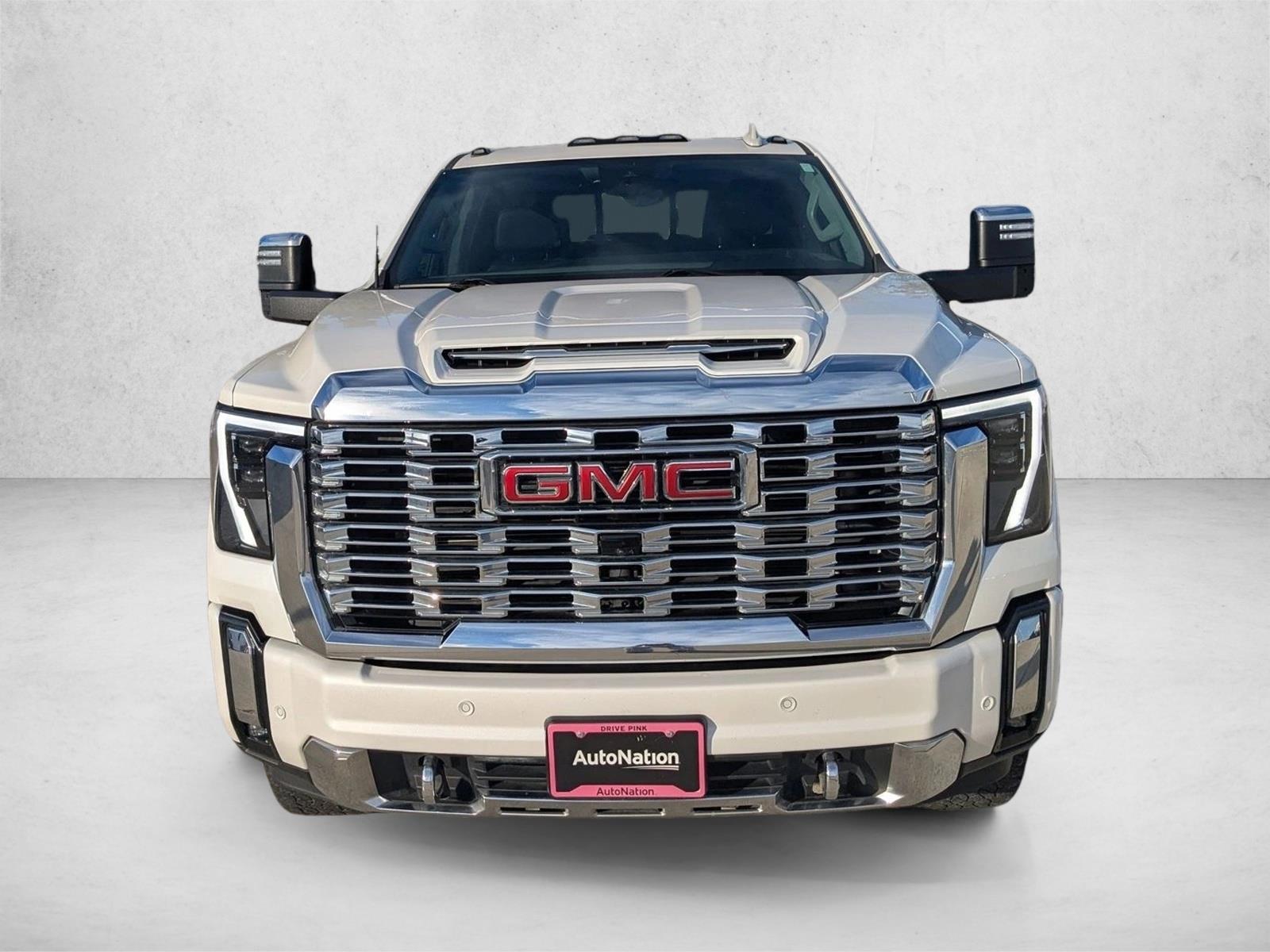 2024 Gmc Sierra HD Denali photo 2