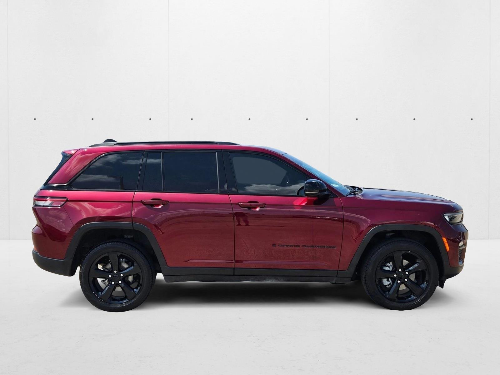 2024 Jeep Grand Cherokee Limited Sport photo 4