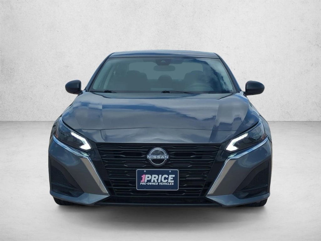 Used 2025 Nissan Altima SV 4dr Car