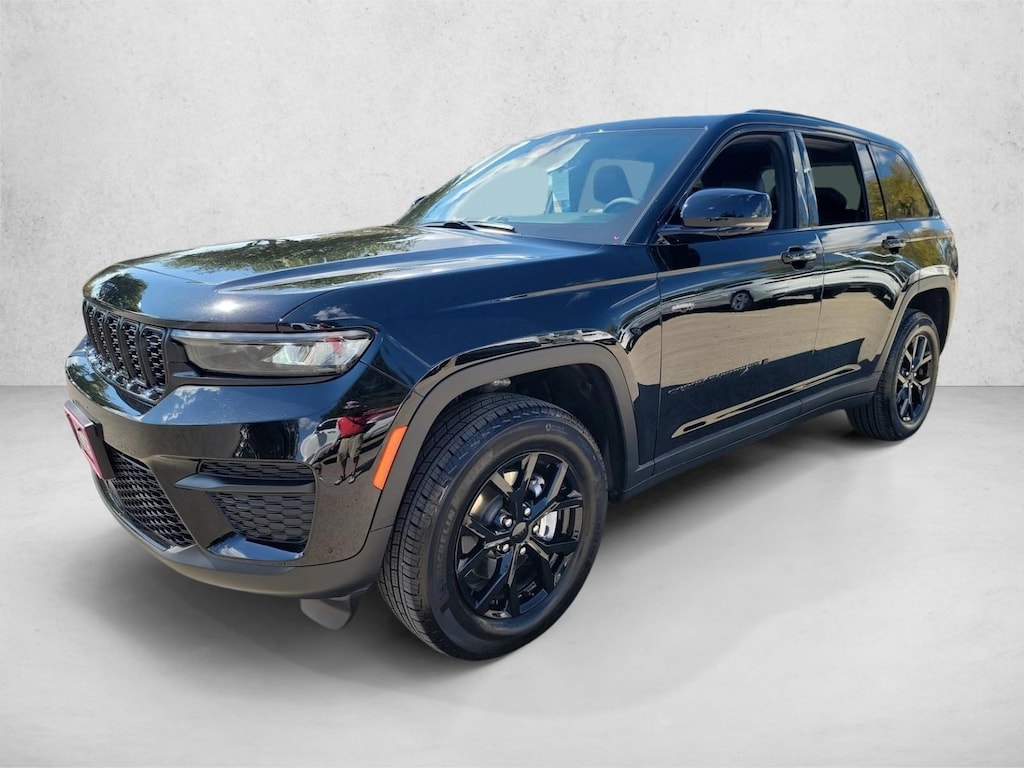 Used 2025 Jeep Grand Cherokee Altitude X Sport Utility