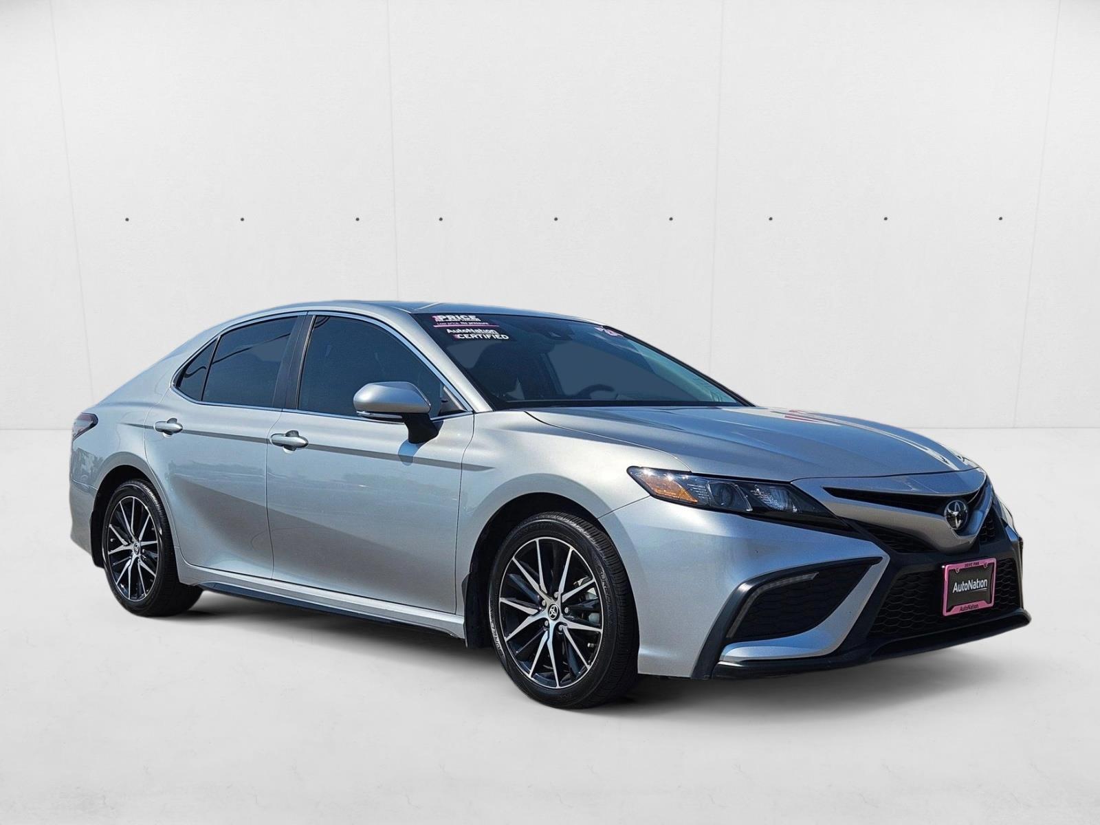 2024 Toyota Camry SE photo 3