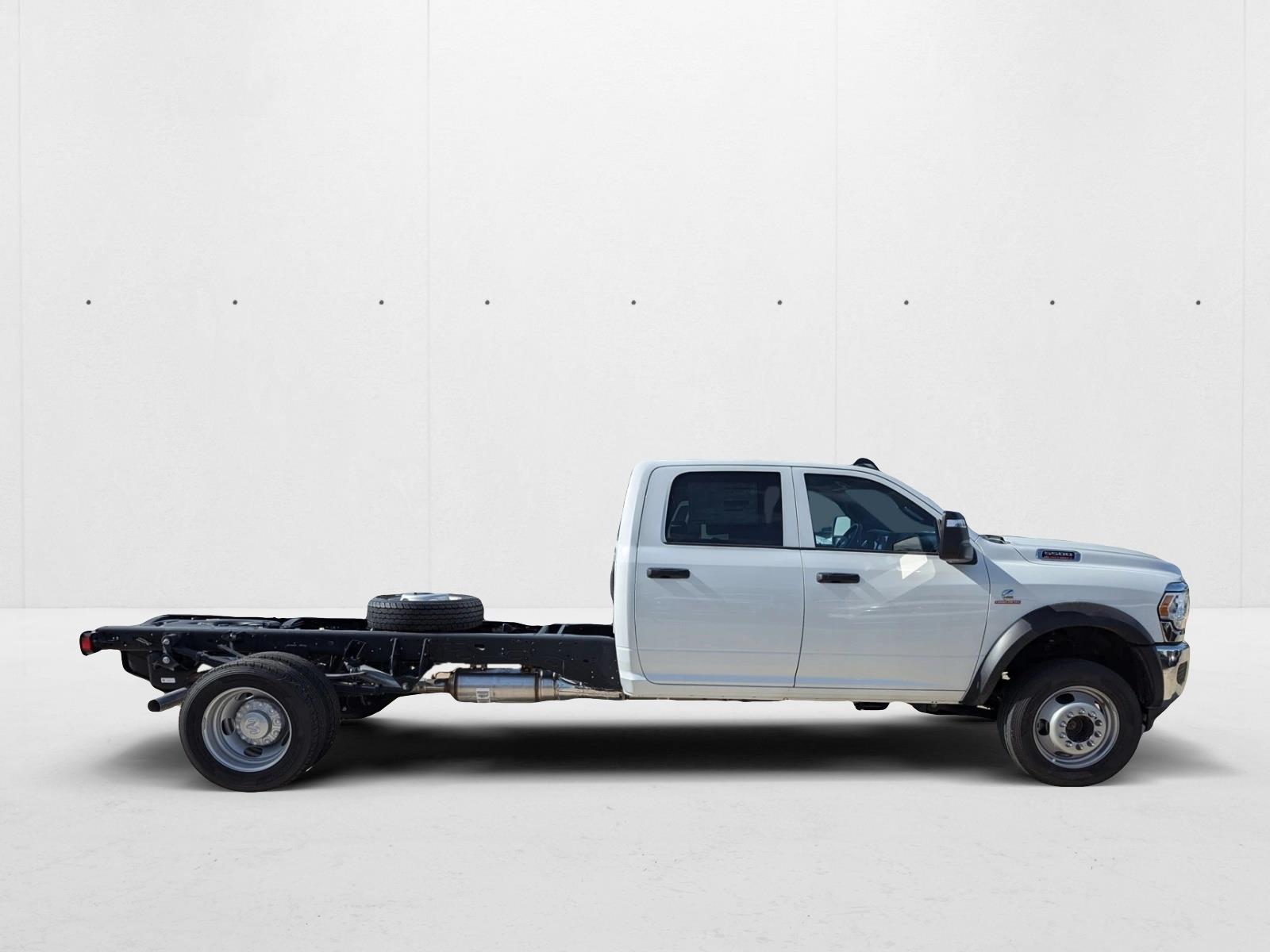 2024 Ram 5500 Tradesman photo 4