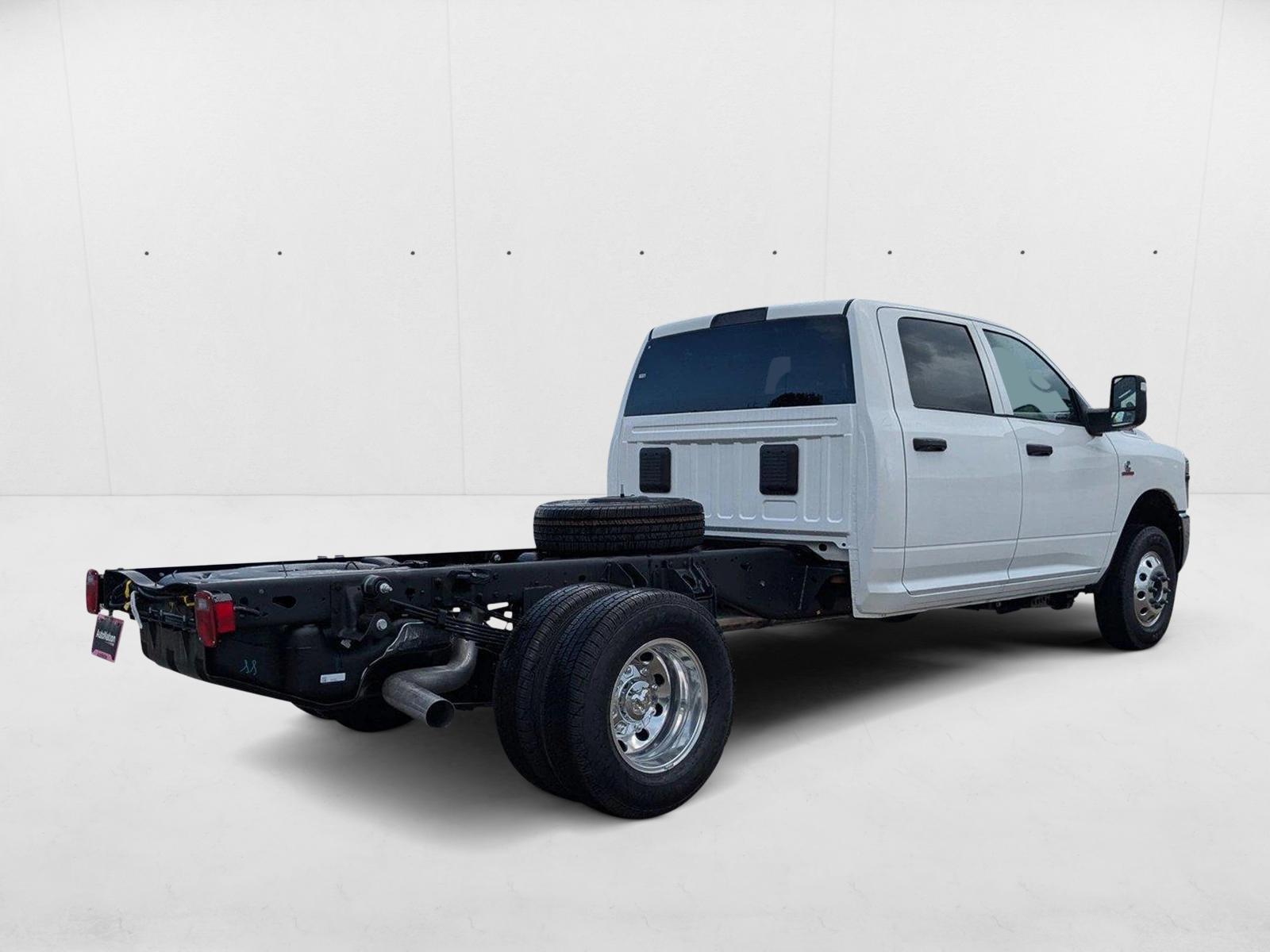 2025 RAM 3500 Chassis Tradesman - Photo 5