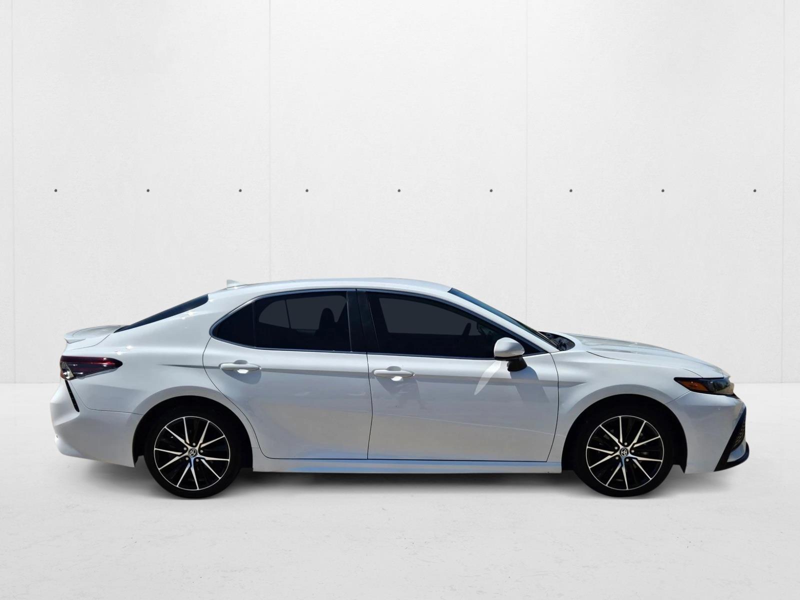 2021 Toyota Camry SE photo 4