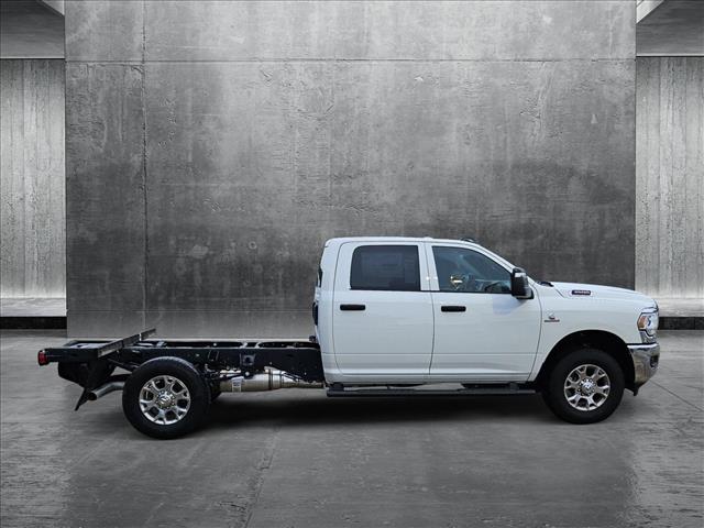 2024 Ram 3500 Tradesman photo 4
