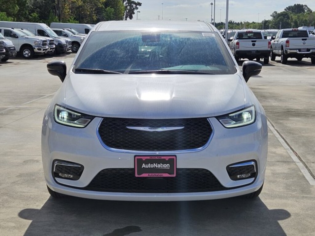 New 2025 Chrysler Pacifica Select Van Passenger Van