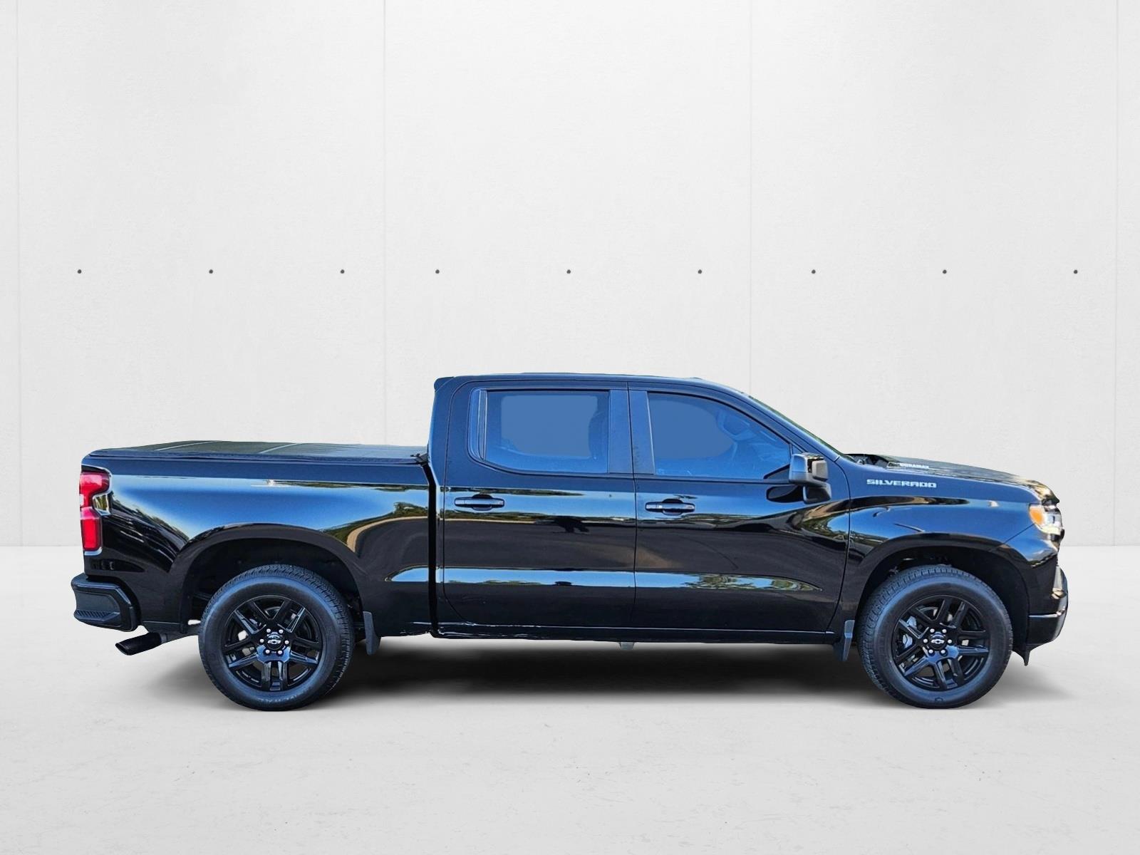 2023 Chevrolet Silverado 1500 RST photo 4