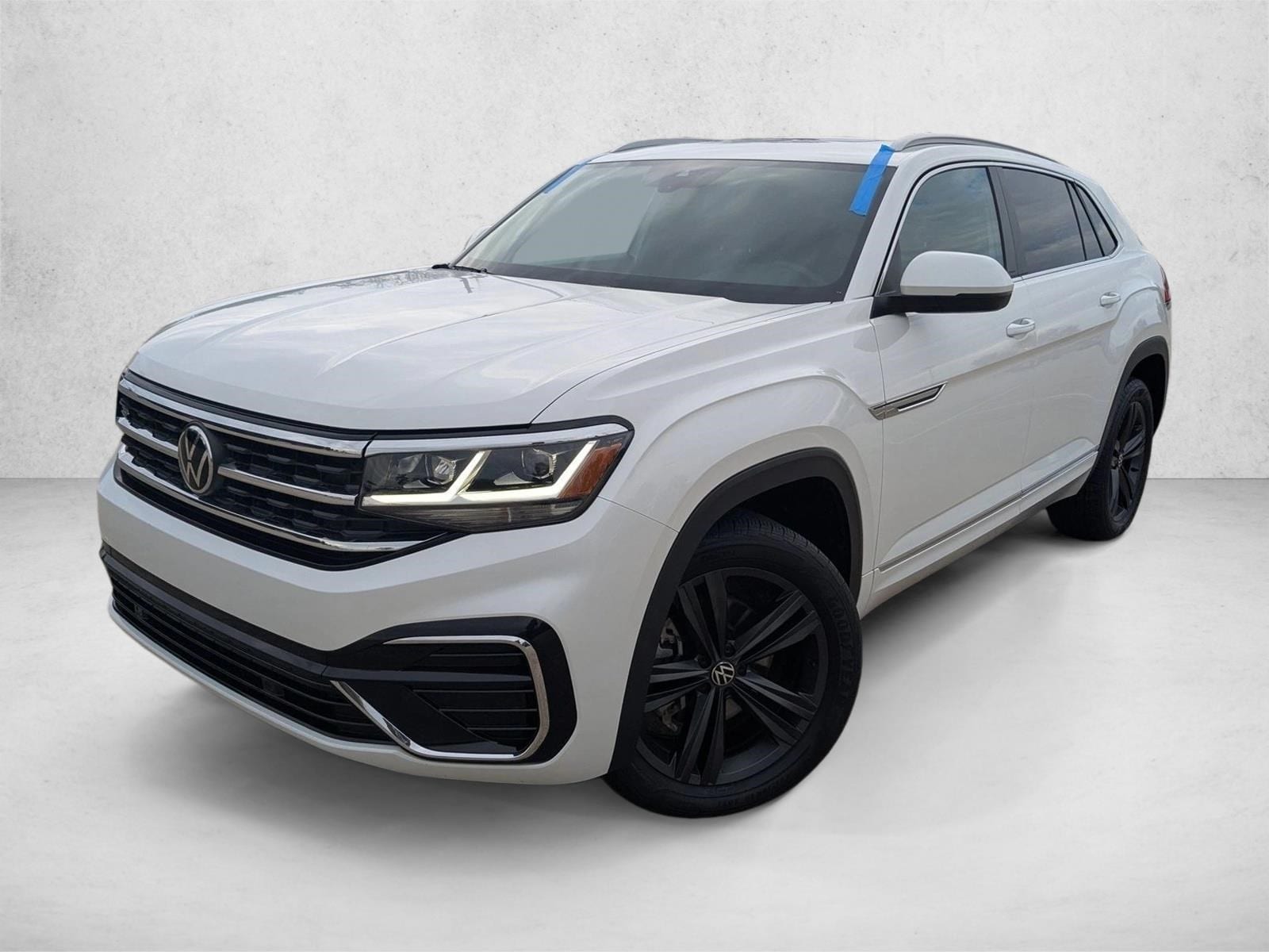 2022 Volkswagen Atlas Cross Sport SEL R-Line's photo