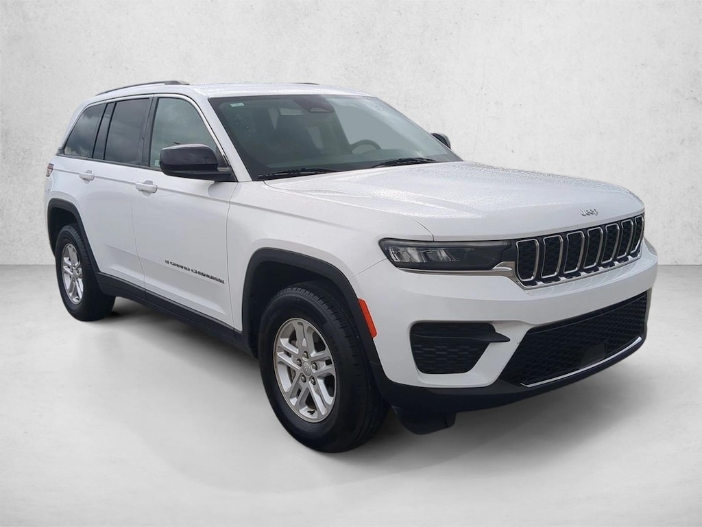 Used 2023 Jeep Grand Cherokee Laredo Sport Utility
