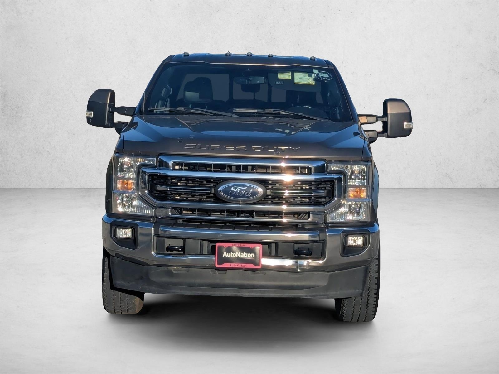 2022 Ford F-250 Lariat photo 2