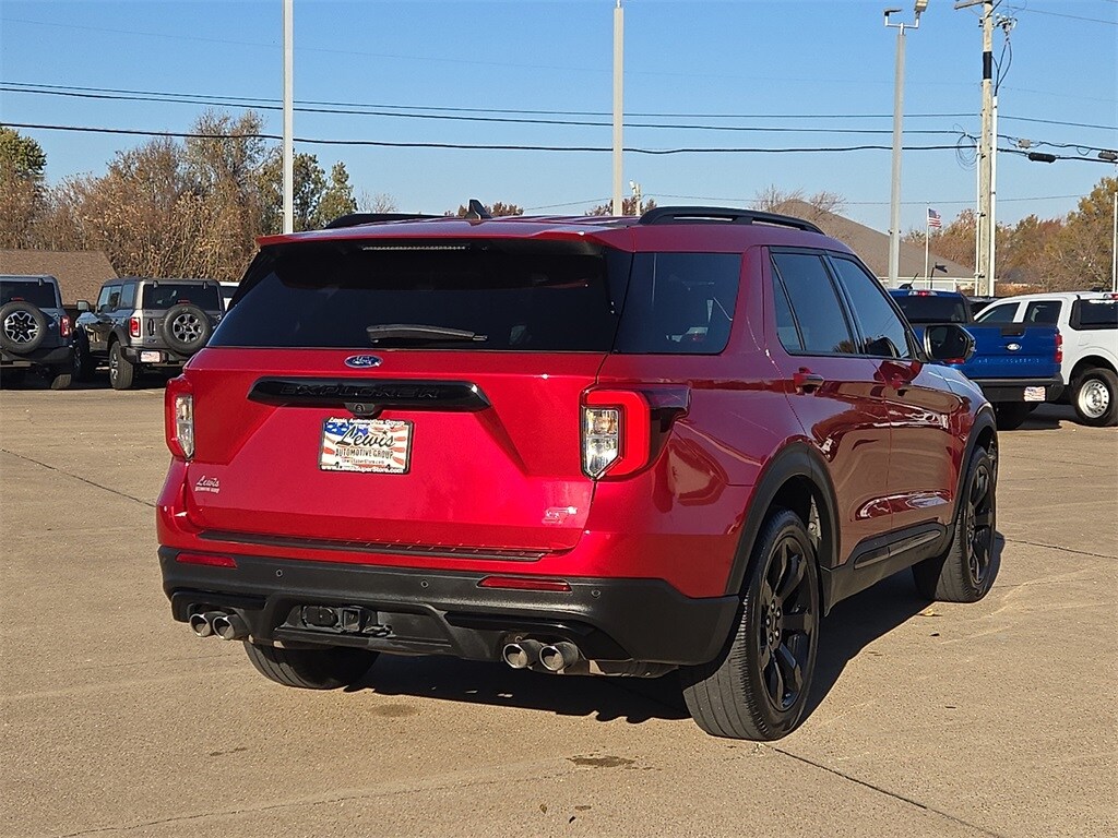 2023 Ford Explorer ST photo 3