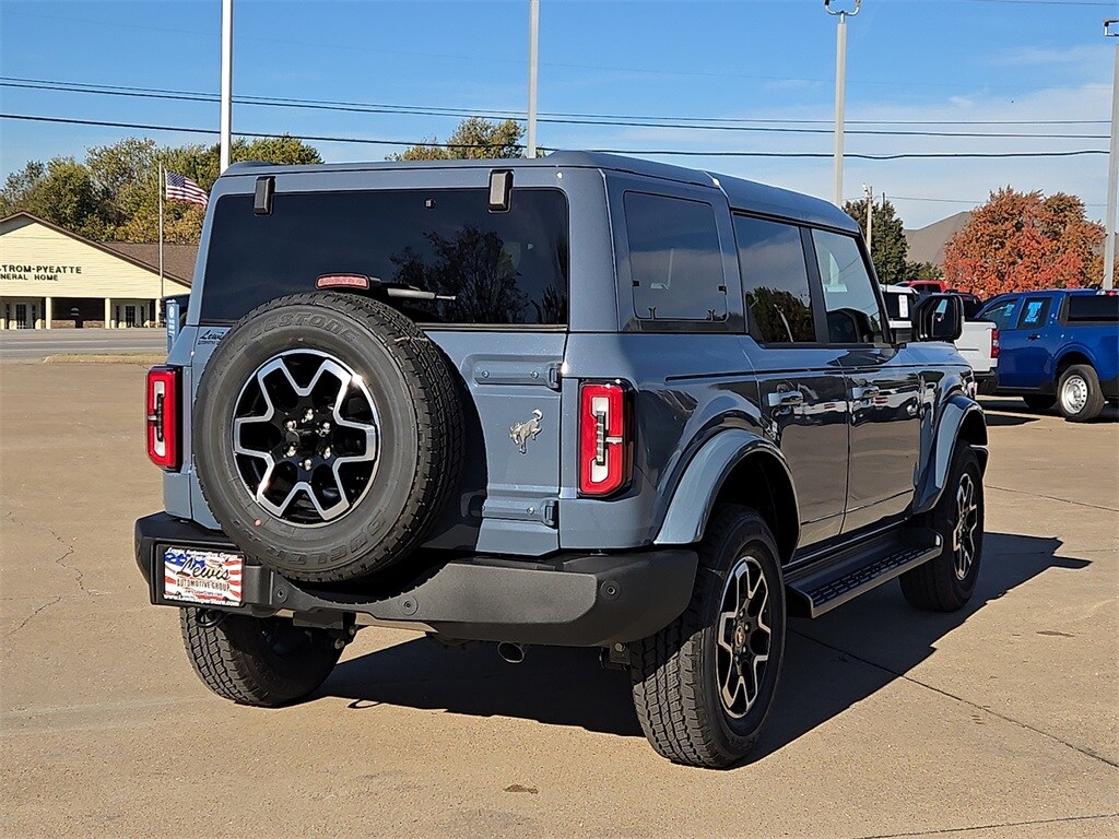 2025 Ford Bronco Outer Banks photo 4