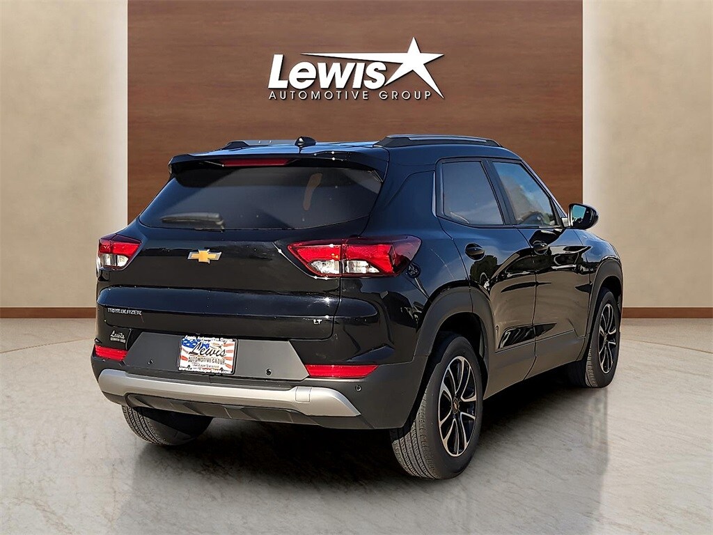 2024 Chevrolet Trailblazer LT photo 3