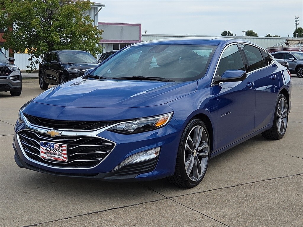 2023 Chevrolet Malibu 1LT photo 2