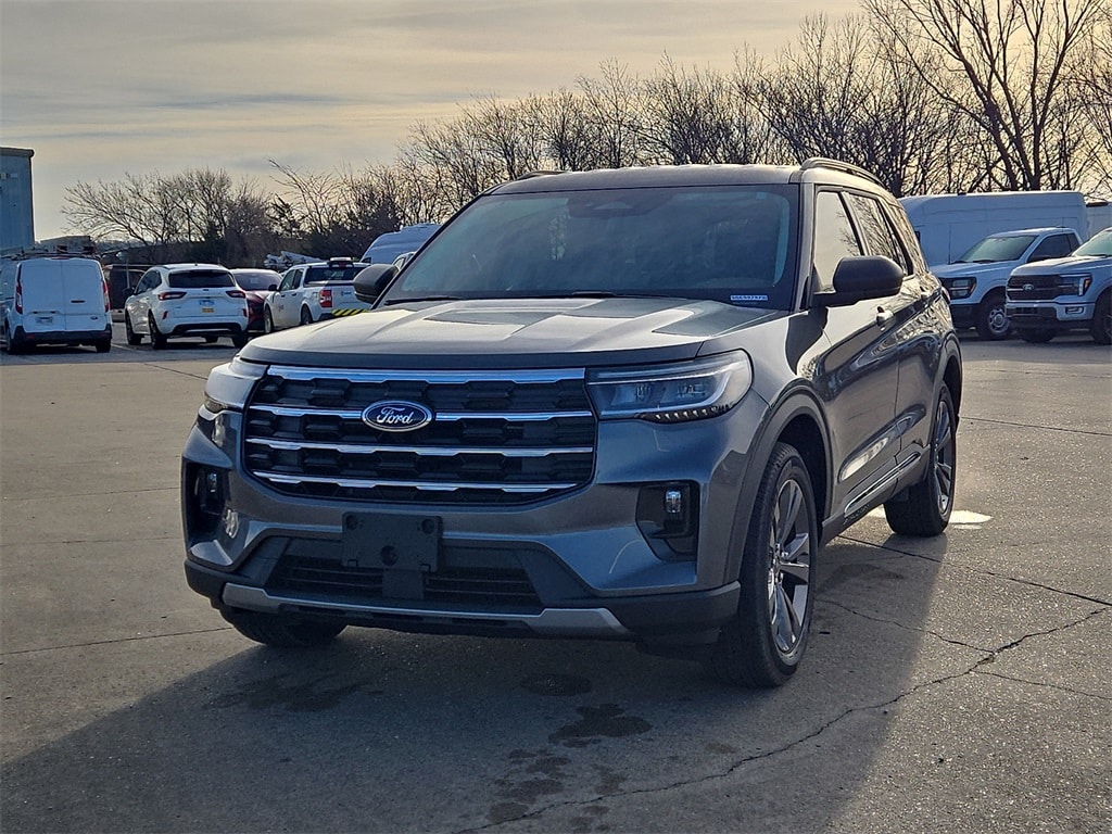 2025 Ford Explorer Active's photo