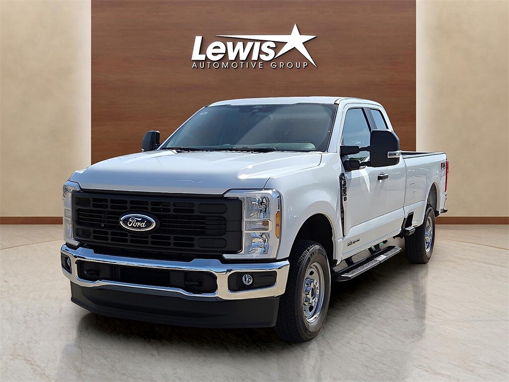 2025 Ford F-250 photo 2