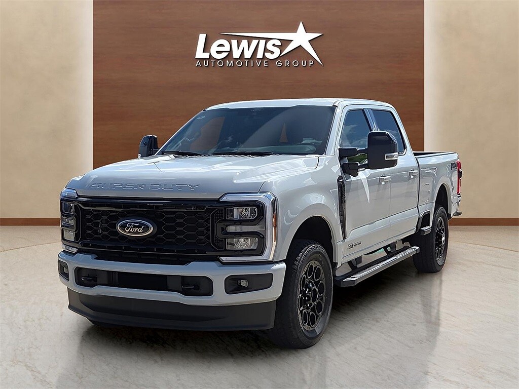 2025 Ford F-250 photo 2