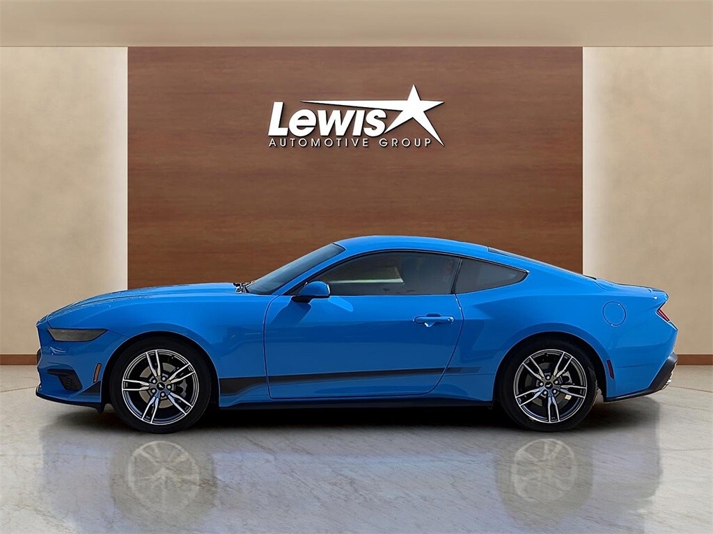 2025 Ford Mustang EcoBoost photo 3