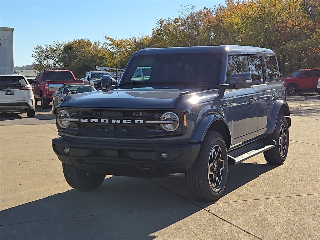 New 2025 Ford Bronco Outer Banks SUV