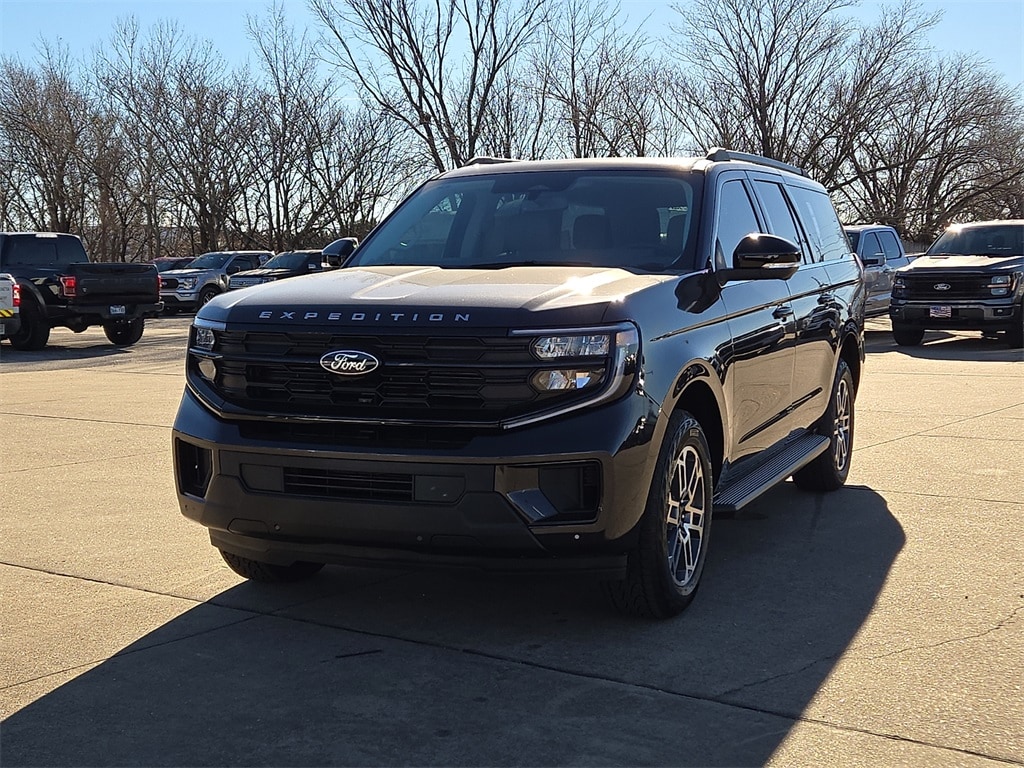 2026 Ford Expedition Active's photo